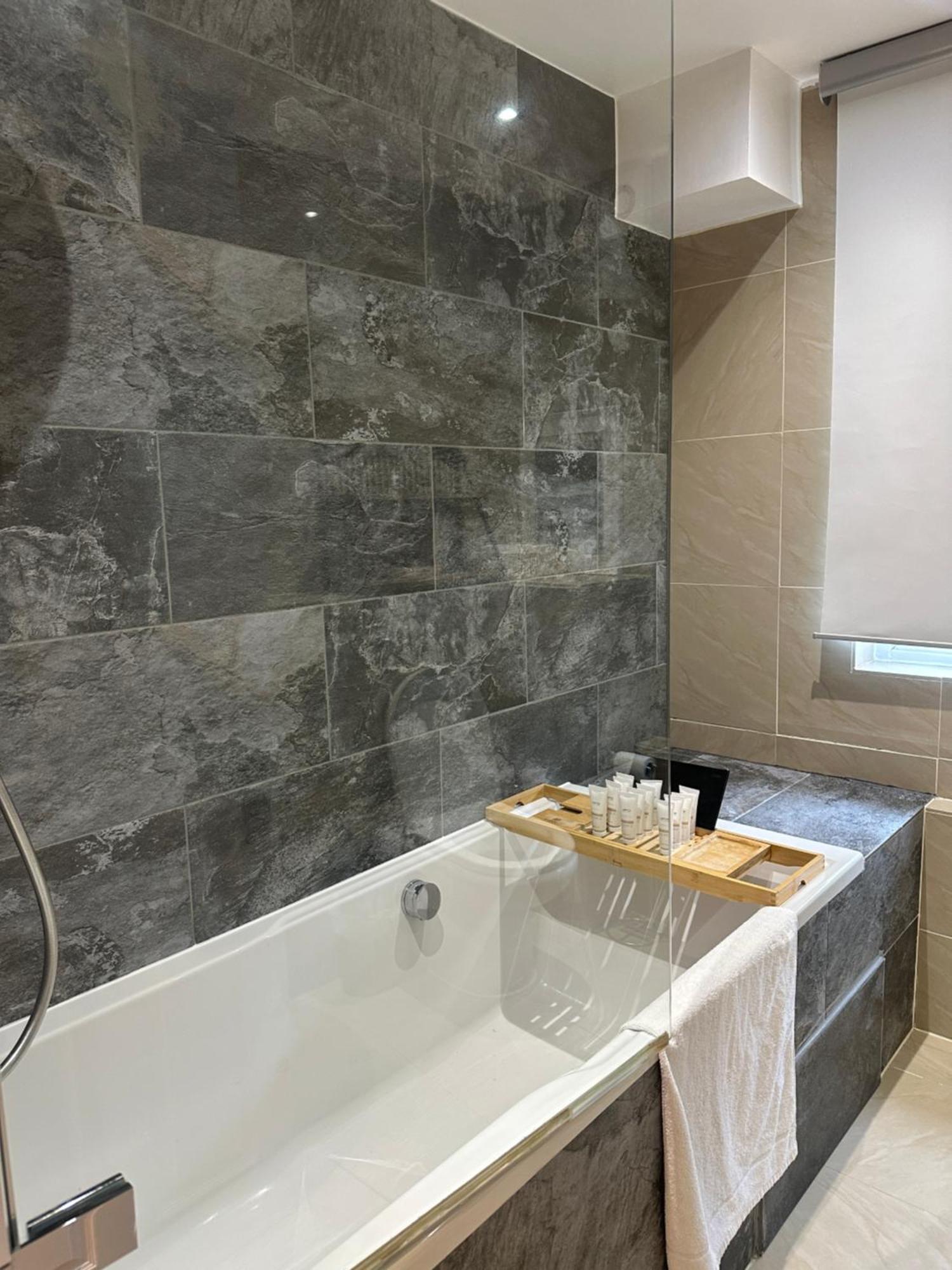 Stylish Flat Minutes From Covent Garden - West End ロンドン エクステリア 写真