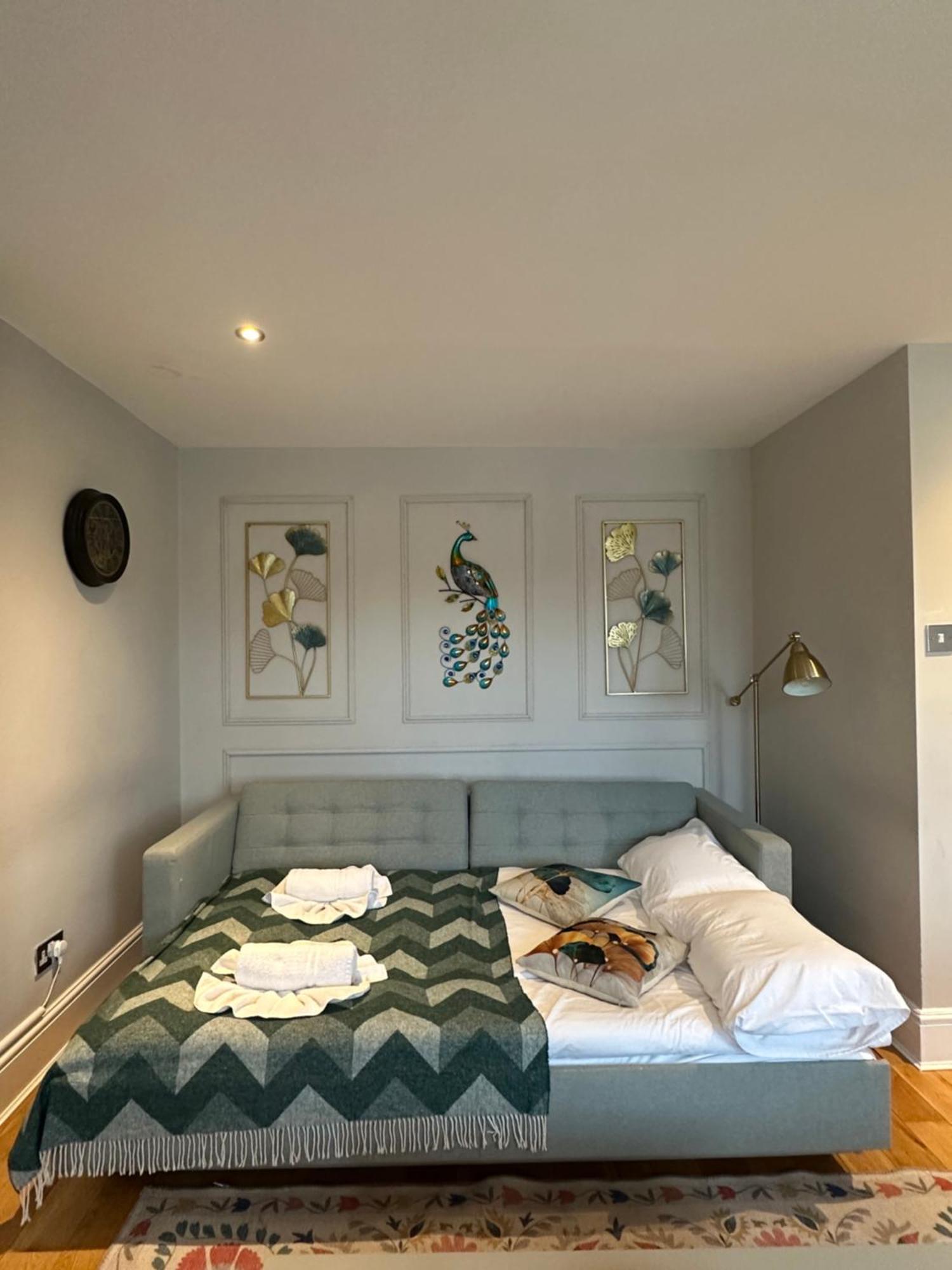 Stylish Flat Minutes From Covent Garden - West End ロンドン エクステリア 写真