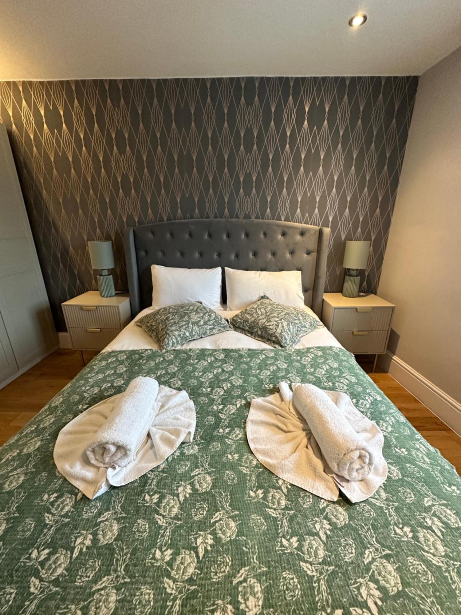 Stylish Flat Minutes From Covent Garden - West End ロンドン エクステリア 写真