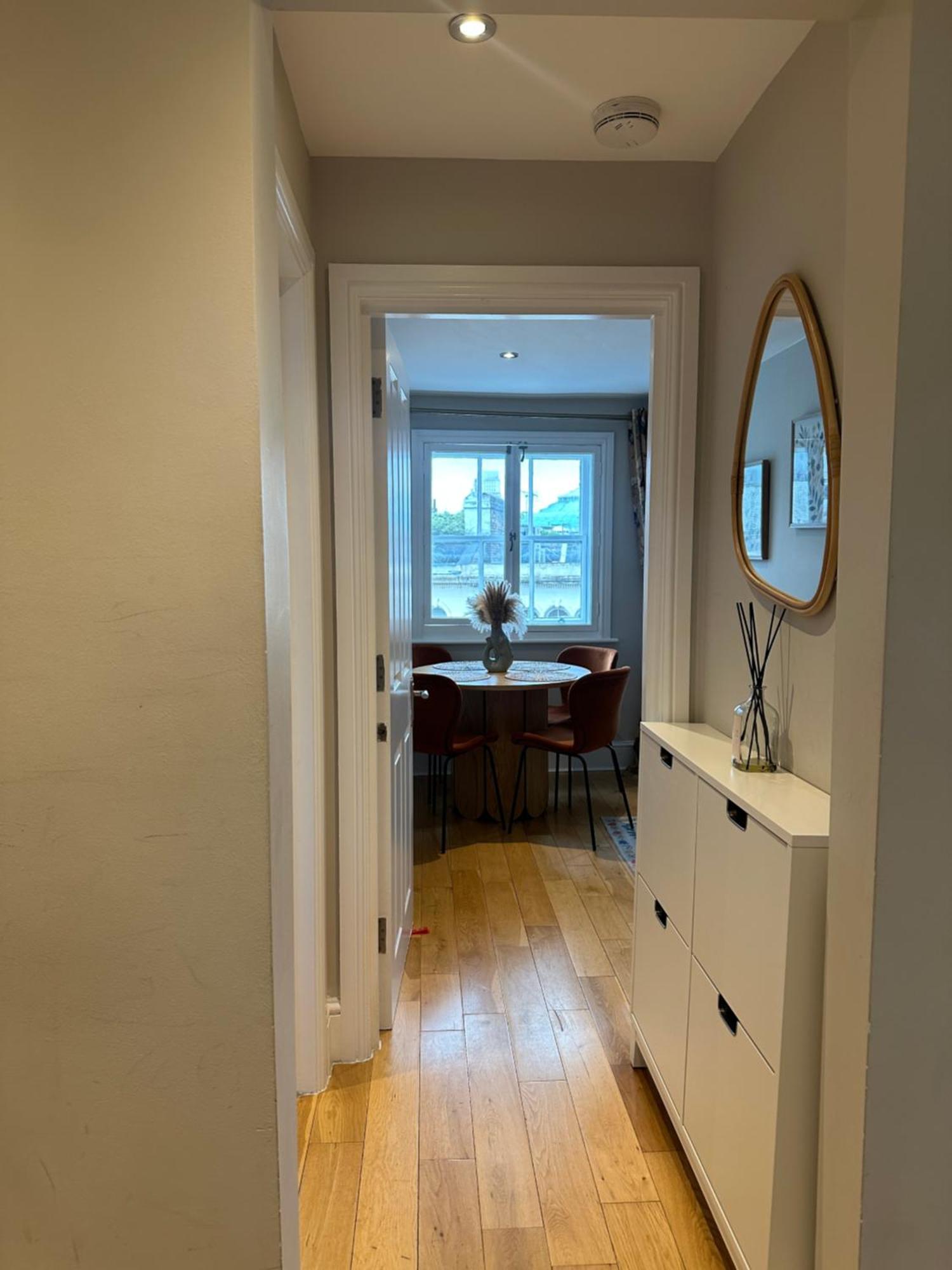 Stylish Flat Minutes From Covent Garden - West End ロンドン エクステリア 写真
