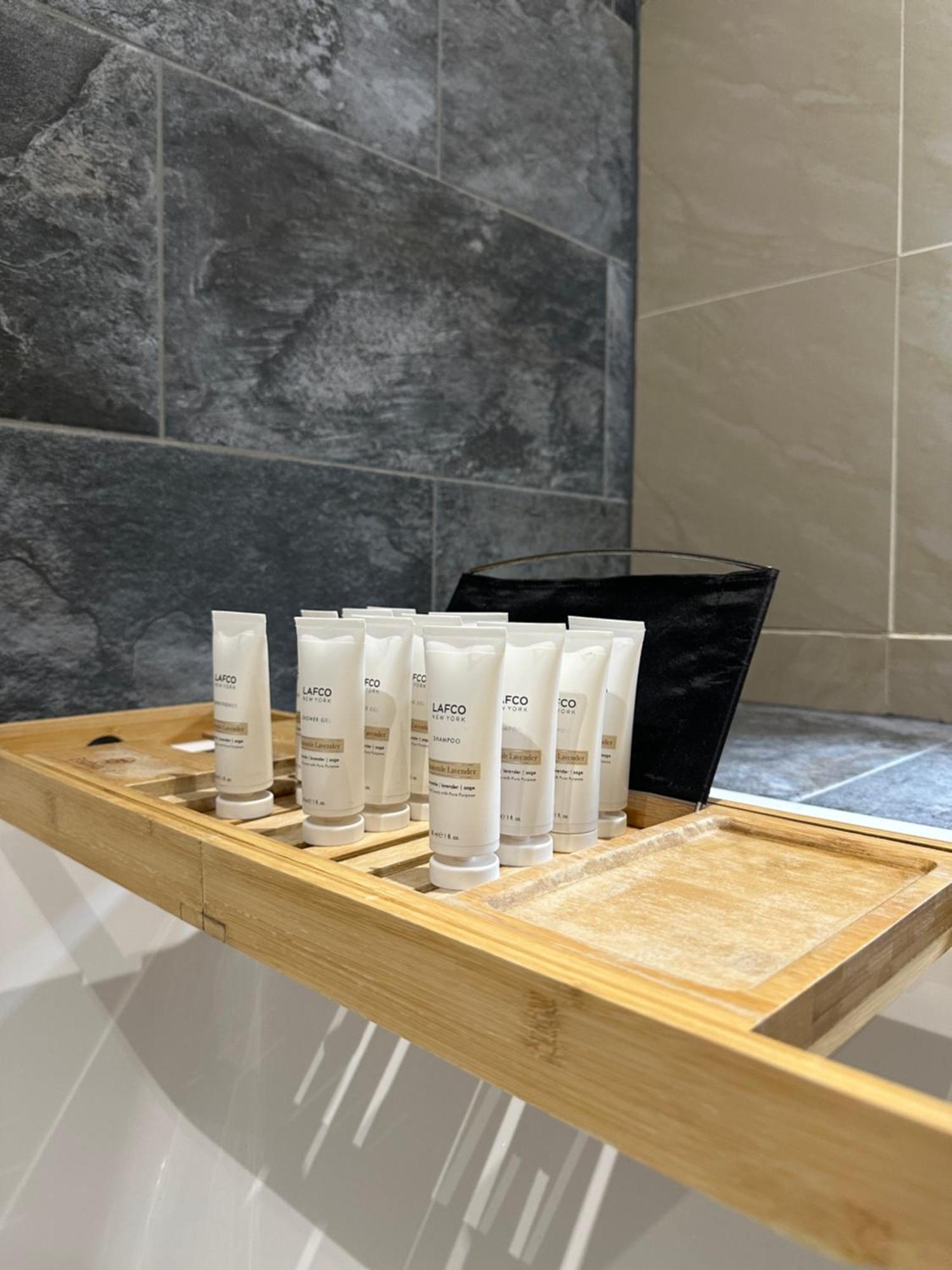 Stylish Flat Minutes From Covent Garden - West End ロンドン エクステリア 写真