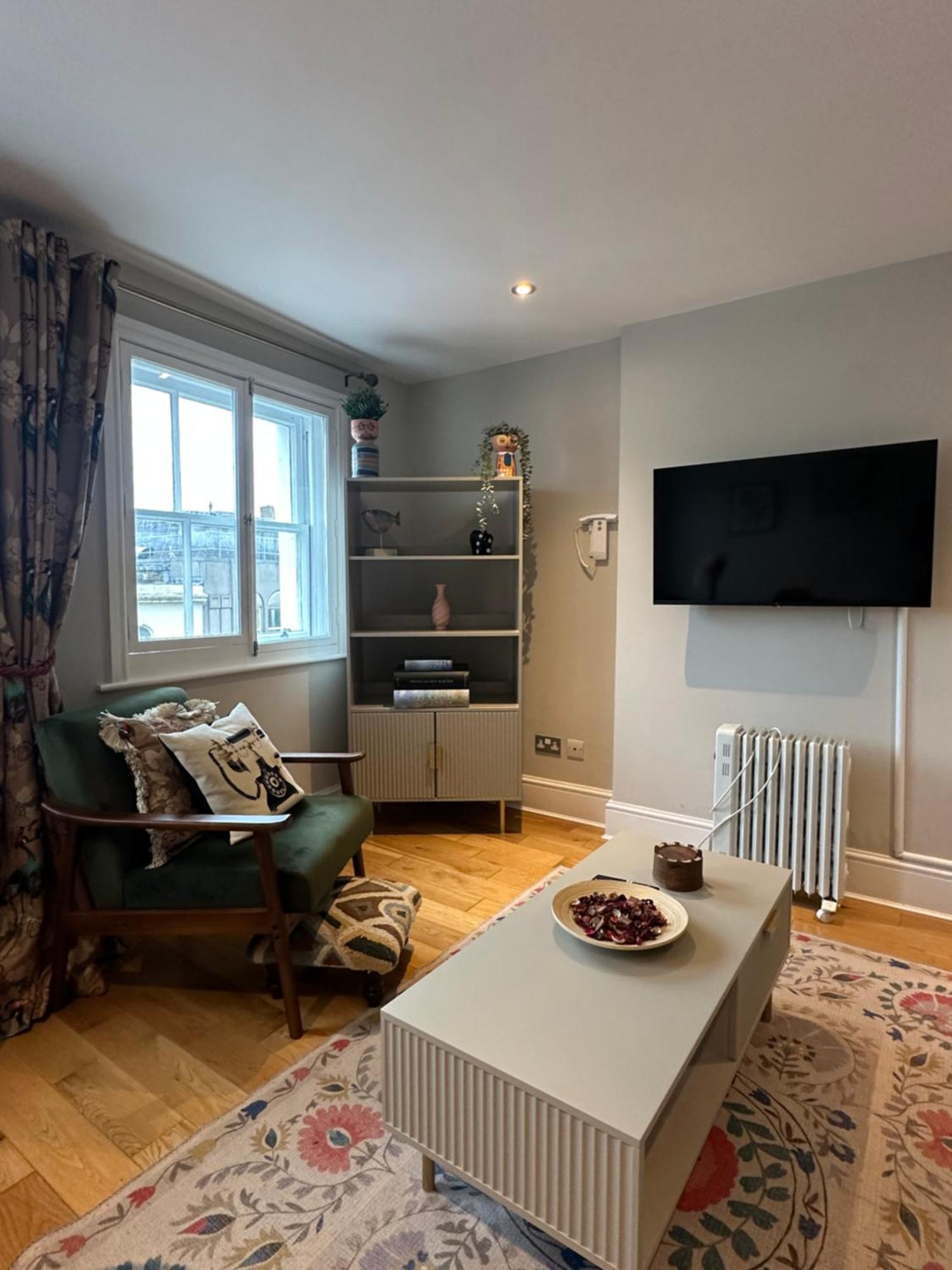 Stylish Flat Minutes From Covent Garden - West End ロンドン エクステリア 写真
